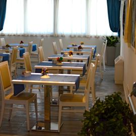 Aparthotel Tiziano, hotel a Grado