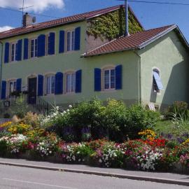 Chambres d'hôtes Au presbytère, hotel Racrange városában
