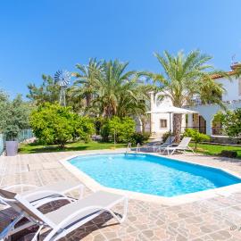 Limone Villas No 3, hotel a Argaka