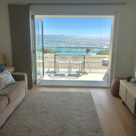 Cottesloe Beachfront Ocean View Apartment, hotel in Perth