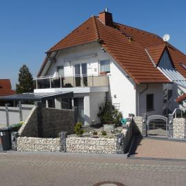 Pension und Apartment Landhaus Fricke – hotel w mieście Calden