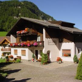 Garnì Conturina, hotel in Santa Cristina Gherdëina