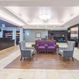 털사에 위치한 호텔 La Quinta by Wyndham Tulsa Airport / Expo Square