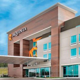 La Quinta Inn & Suites by Wyndham Cleveland near Lee Univ, hotel in Cleveland