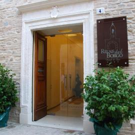 Relais Del Borgo Hotel & Spa 4 Stelle – hotel w mieście Staffolo