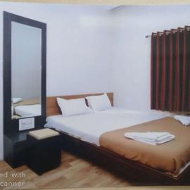 Rajhuns Deluxe Lodging