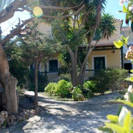 Eleni Apts: Kamilari şehrinde bir otel