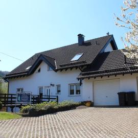 Ferienwohnung am Eifelsteig Vulkaneifel-Auszeit, hotel v destinácii Üdersdorf