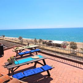 MARILU SEAVIEW & BEACH - apartment, hotel in El Masnou