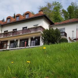 Berghof Hotel, מלון בNieheim