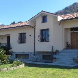 Le Poiane B&B Vacanze, hotel en San Piero Patti