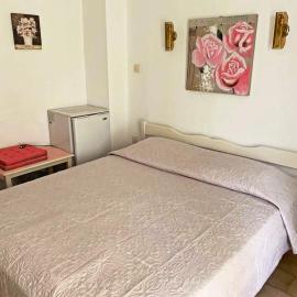 Sunshine Pension, ξενοδοχείο στο Πυθαγόρειο