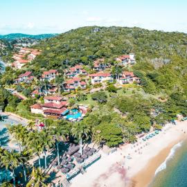 La Boheme Hotel e Apart Hotel, ξενοδοχείο σε Μπούζιους