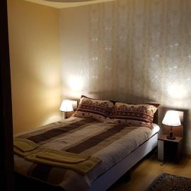 Near center: Petroșani şehrinde bir otel