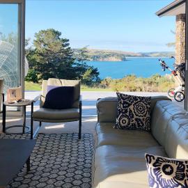 Deluxe Coastal Home & Award-winning Golf, hotel in Whangaparaoa