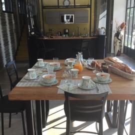 Viesnīca Manoir des Logis pilsētā Yvré-lʼÉvêque
