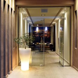 CROSS PLAZA, hotel in Stavros