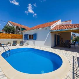 Villa Nika, hotel in Jasenice