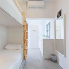 Bedspot Hostel, hotel u Firi