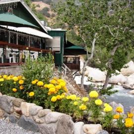 The Gateway Restaurant & Lodge, hotel in Three Rivers