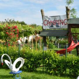 Camping Casuta Mihaela、クリシャンのホテル