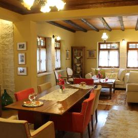 Traditional Guesthouse Marousio, hotel em Rodavgi