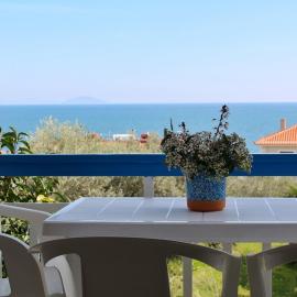 Seaview -2 Space - selfcatering Apartment - Helen No 5, hotel di Xiropigado