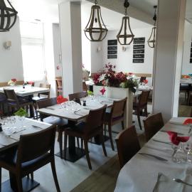 Logis Hôtel de la Poste - Chez Cécile, hotel u gradu La Grande-Verrière