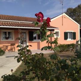 Lonelia's Family Homes, hotel in Lefkimmi