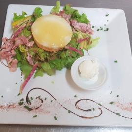 Logis Hôtels - Hôtel et Restaurant Les Cordeliers: Casteljaloux şehrinde bir otel
