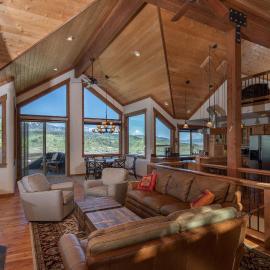 Alpine Recharge by KABINO Huge Views Hot tub Garage PS3 WiFi Loft、アルパインのホテル