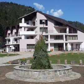 Pensiunea Poiana Soarelui, hotel in Brateş