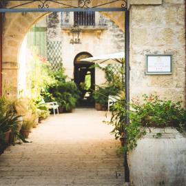 Hotel Baglio Catalano, hotel u gradu Kustonači