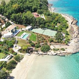 Villa Aria - Luxury Beachfront Villa with Pool and Tennis Court