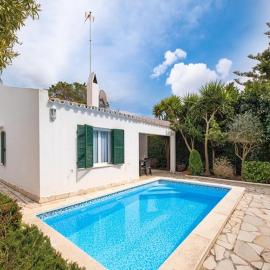 Chalet La Rosa, hotel in Cala Blanca