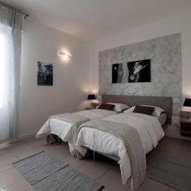 Le Suites - di fronte Ospedale Sacro Cuore, hotel u gradu Negrar