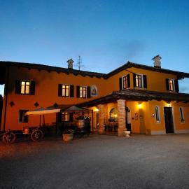 Agriturismo Ca' Brusà, готель у місті Монфорте-д'Альба