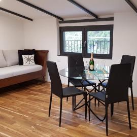 La casa degli ulivi, hotel u gradu 'Lierna'