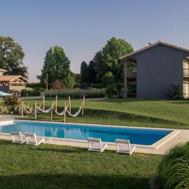 La Petite Couronne, Ecolodge & Lofts, ξενοδοχείο σε Saint-Cricq-Chalosse