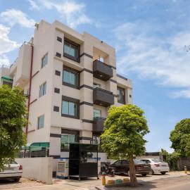 Elite Suites MINT Gomti Nagar, ξενοδοχείο σε Λάκναου