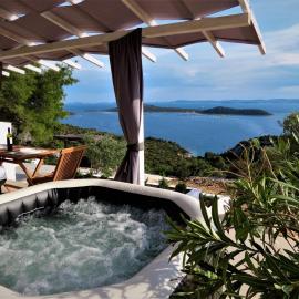 Villa Kornati, hotel din Tkon