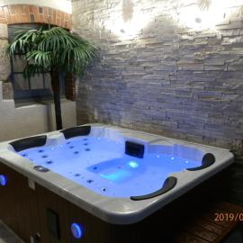 GITE IZALIN AVEC SPA A 20 min du Puy du Fou