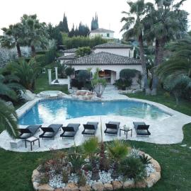 Luxueuse villa piscine et jacuzzi, hotel a Saint-Paul-de-Vence