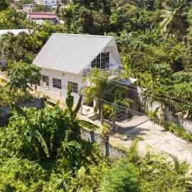 Ocean Bird & Wanita's Self Catering, hotel en Pointe Au Sel 