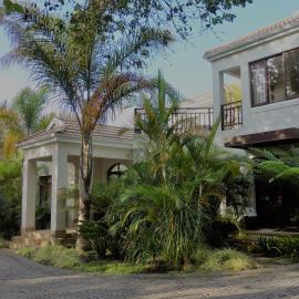 Cherry Berry Guest House, hotel in George