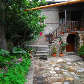 Archontiko Iatridis, hotel in Mouresi