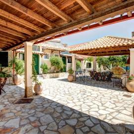 Trident Studios and Apartments, hotel a Kavos