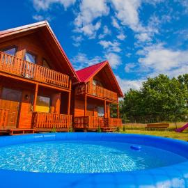Domki Zacisze, hotel u gradu Ostrovo