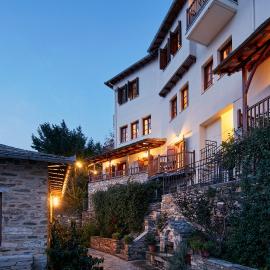 Hotel Dryades and Spa – hotel w mieście Agios Lavredios