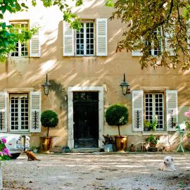B&B Domaine Le Clos du Pavillon "Authenticité et Ressourcement garantis", хотел в Бриньол